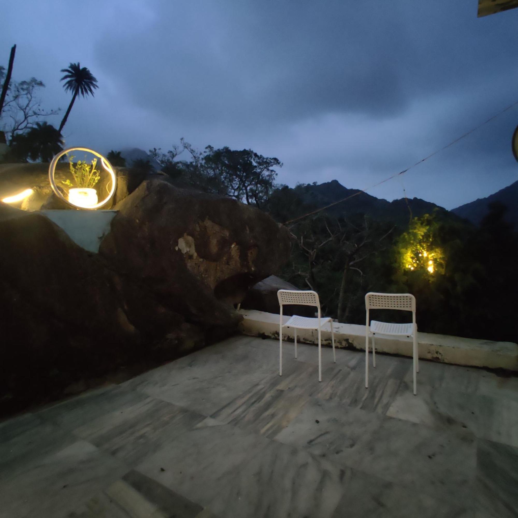 Valley Nest For 6-12 Pax Mount Abu Bagian luar foto